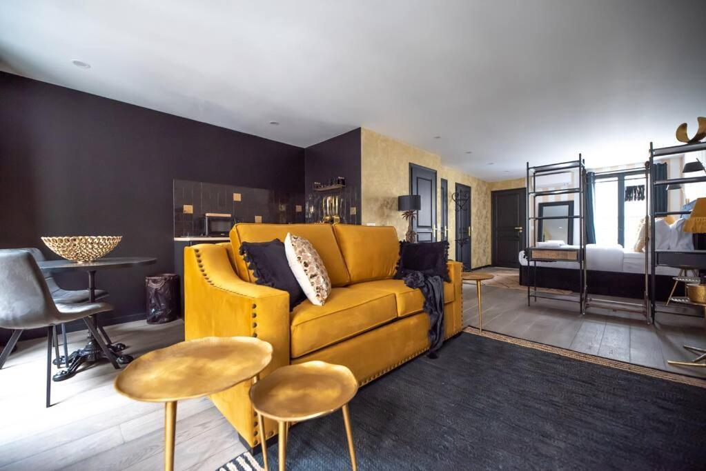 Monsieur Montmartre - Moulin Rouge Residence Paris Rum bild