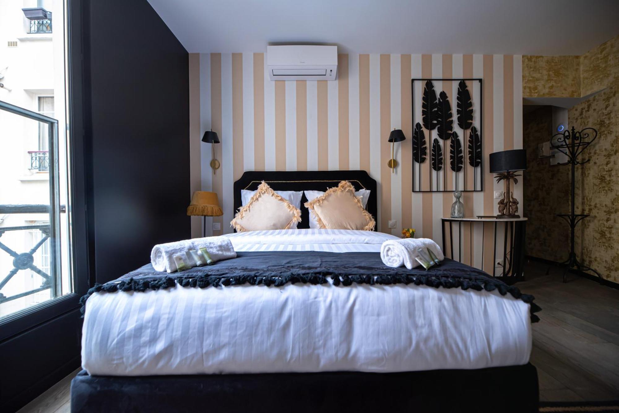 Monsieur Montmartre - Moulin Rouge Residence Paris Rum bild