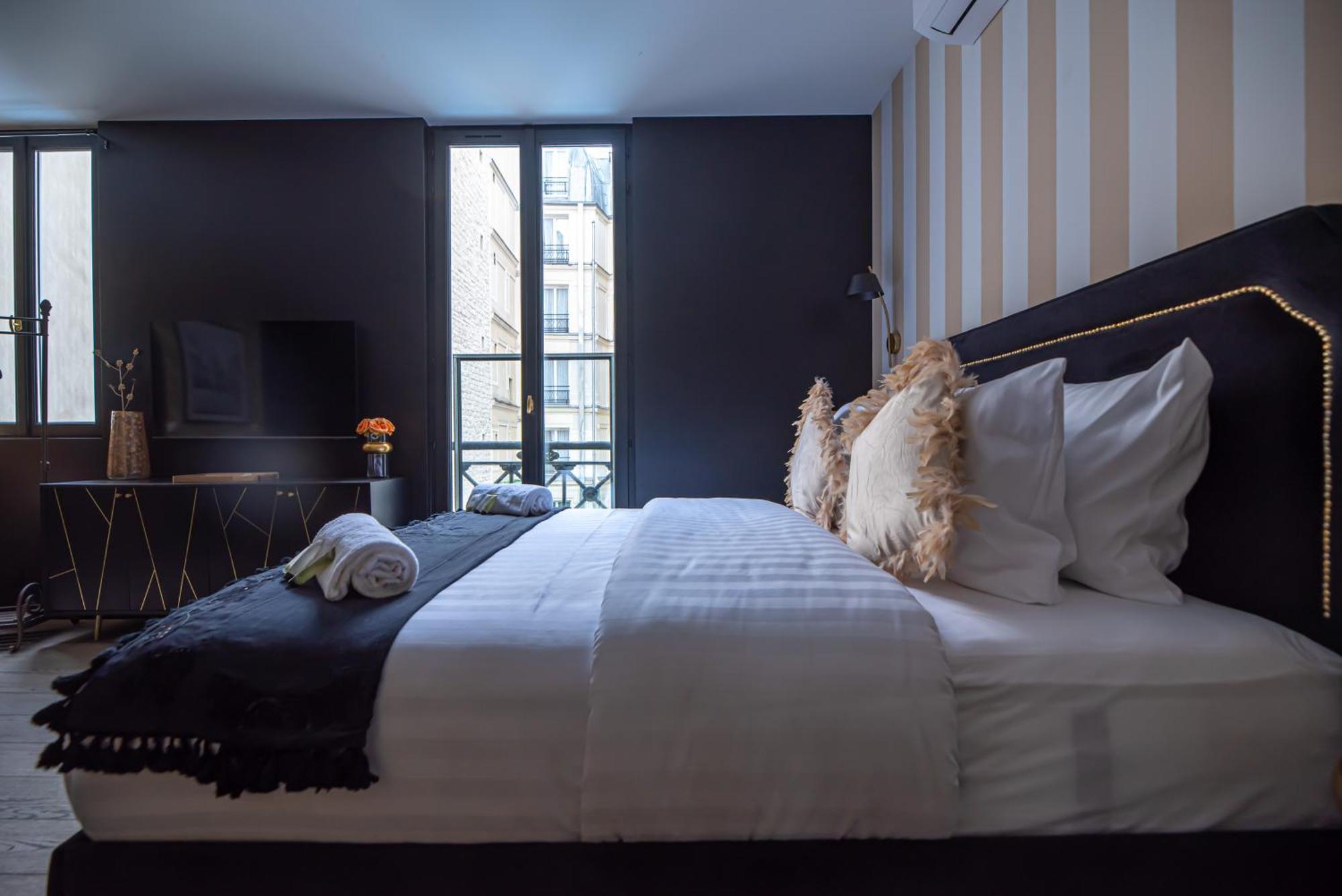 Monsieur Montmartre - Moulin Rouge Residence Paris Rum bild